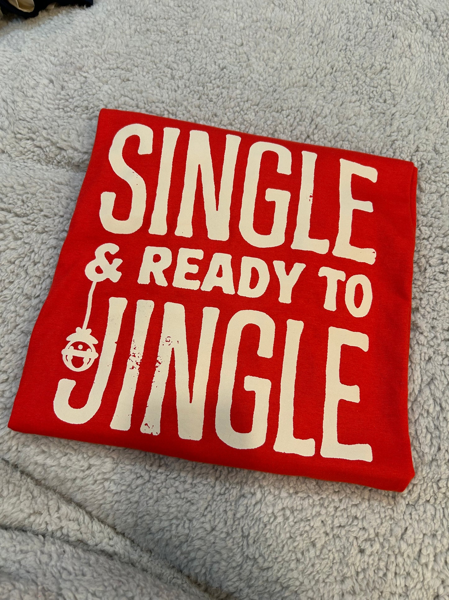 SINGLE AND READY TO JINGLE GRAPHIC TEE