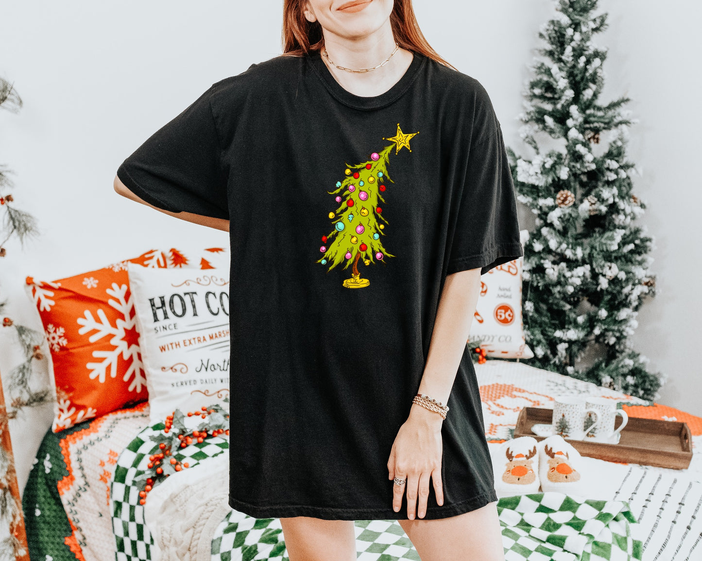 GRINCH TREE GRAPHIC TEE