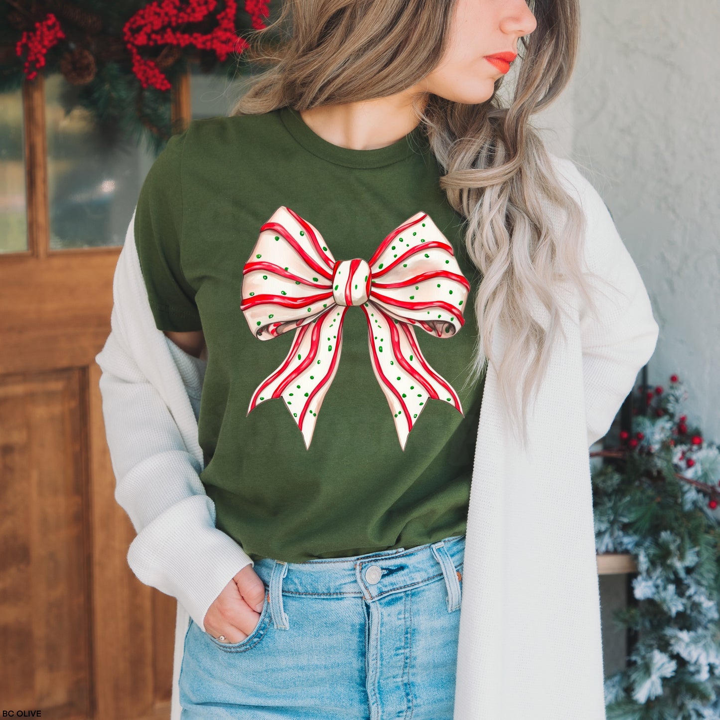CHRISTMAS SNACK CAKE GRAPHIC TEE