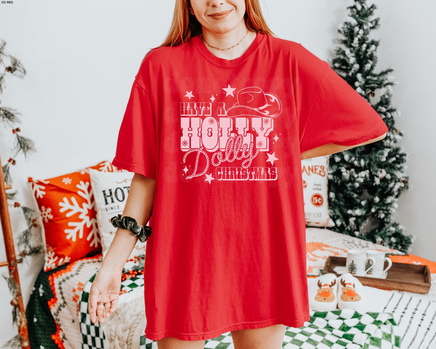 HOLLY DOLLY GRAPHIC TEE