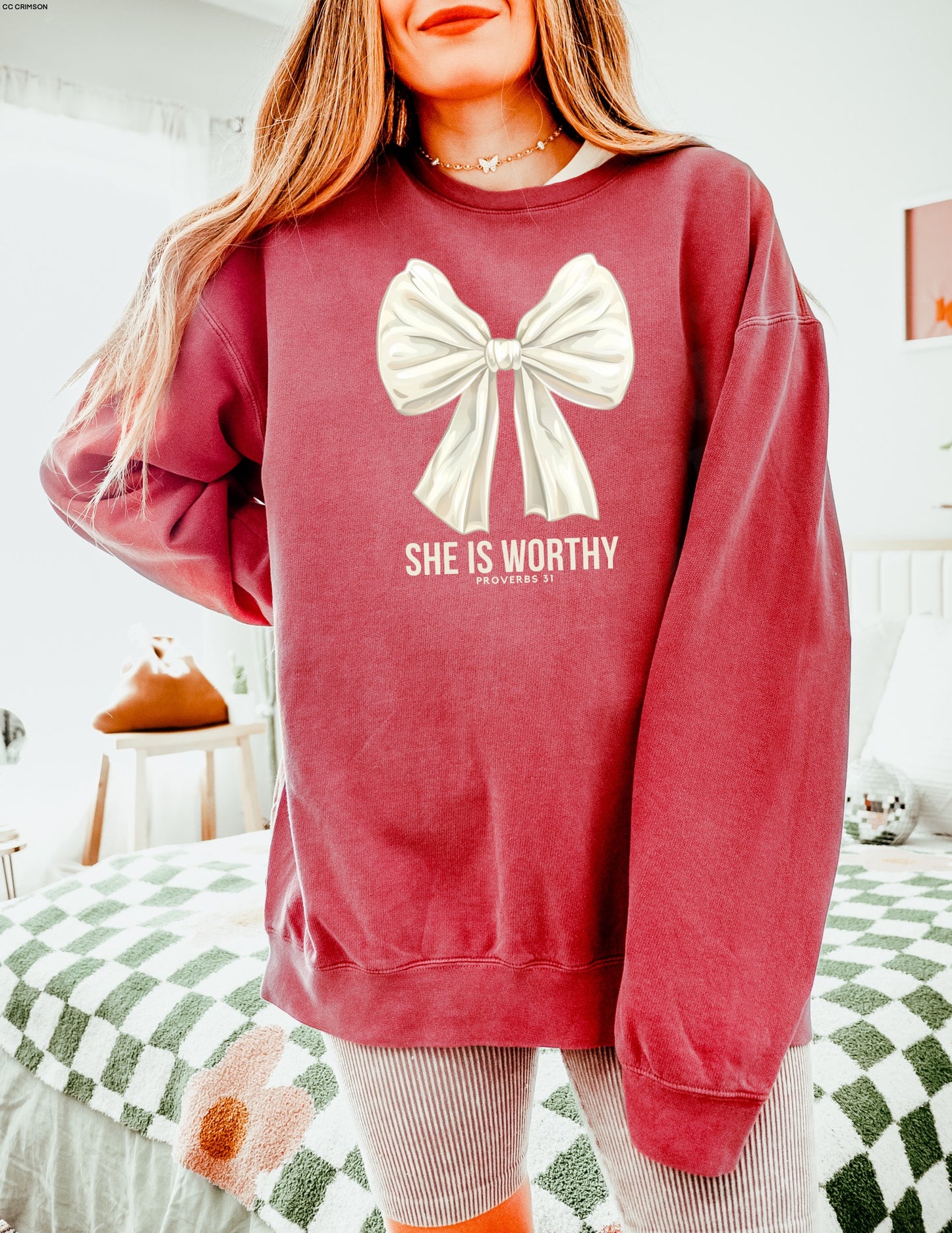 SHE IS WORTHY GRAPHIC TEE