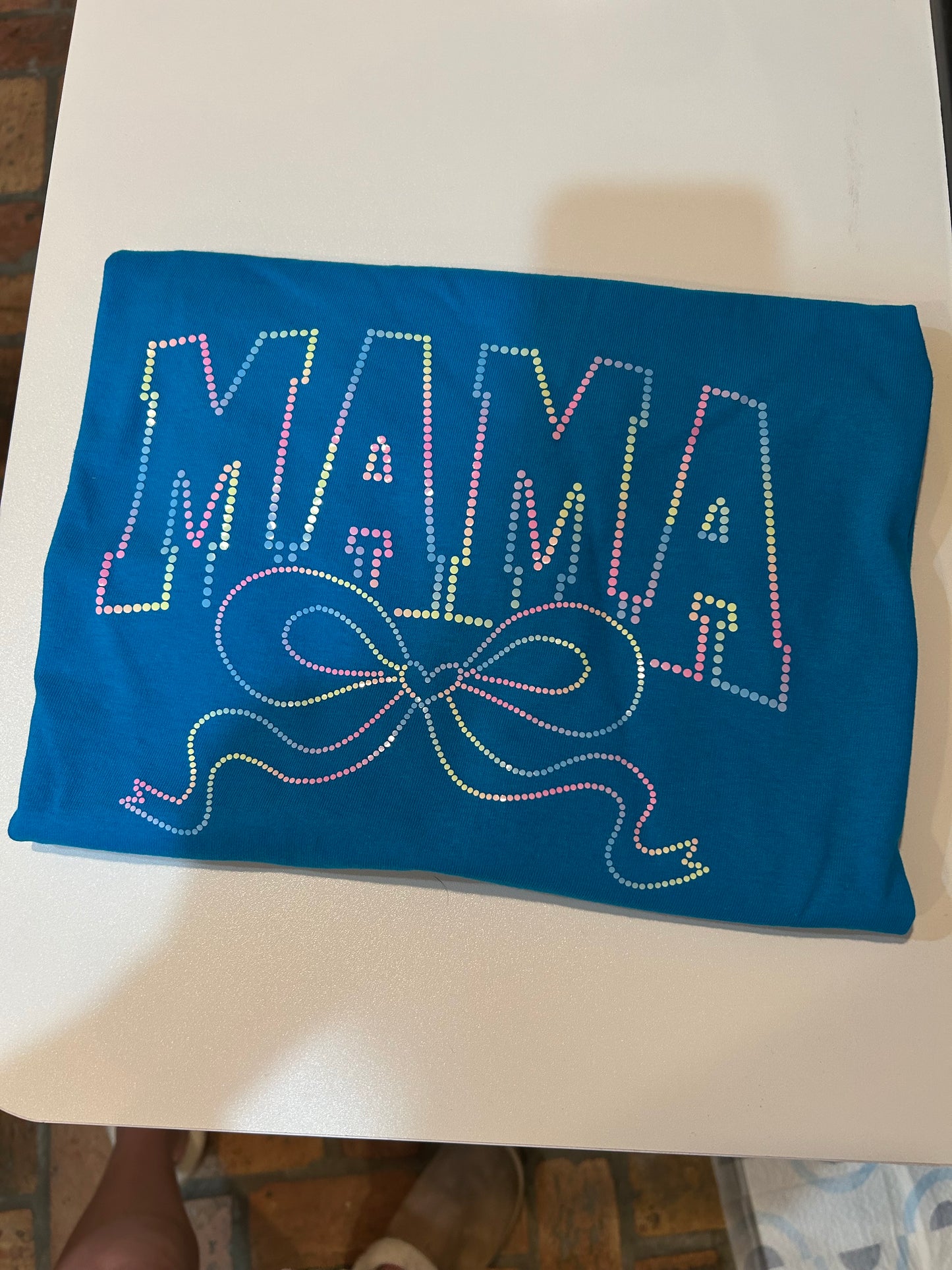 Pastel Mama Bow Spangle graphic tee
