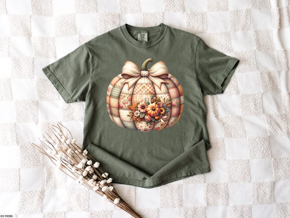 Quilted pumpkin graphic tee