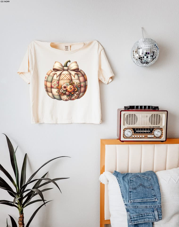 Quilted pumpkin graphic tee