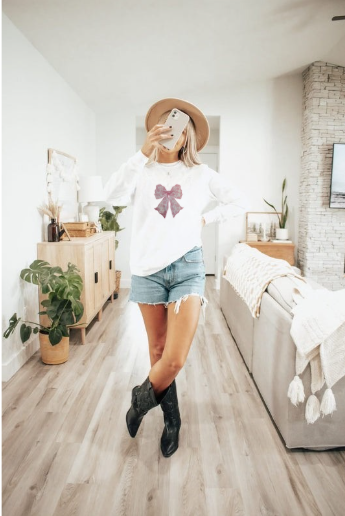 FLORAL PINK BOW GRAPHIC TEE