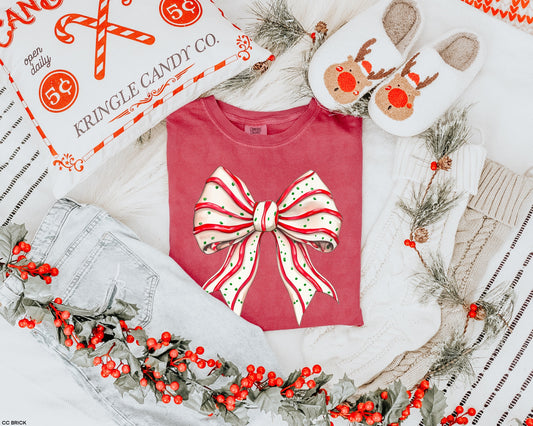 CHRISTMAS SNACK CAKE GRAPHIC TEE