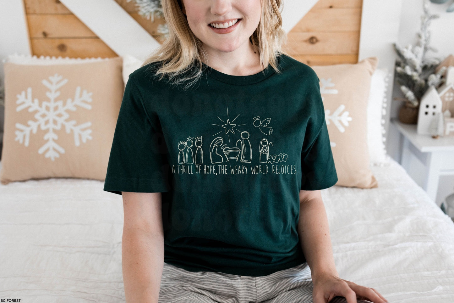 NATIVITY SCENE GRAPHIC TEE