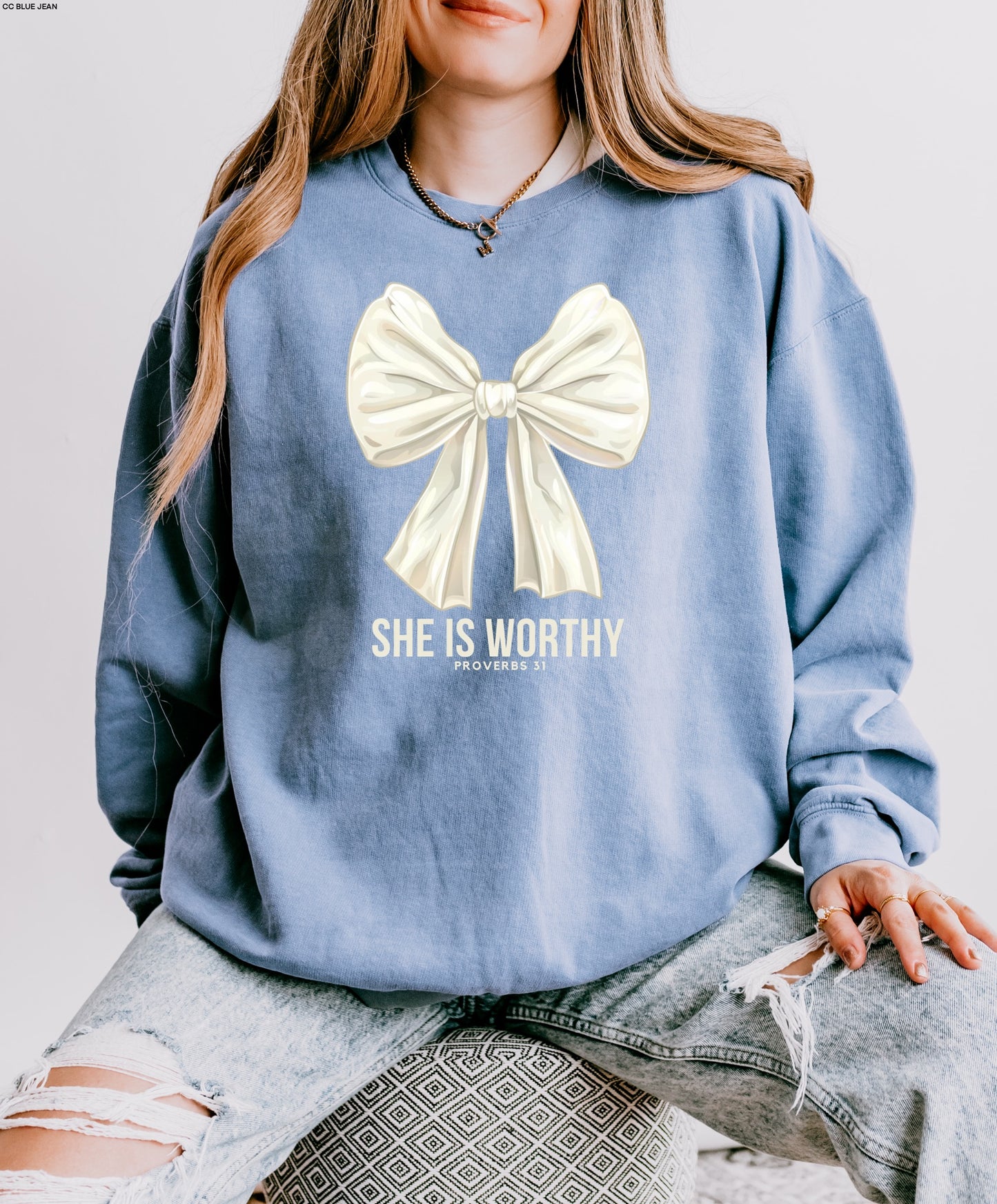 SHE IS WORTHY GRAPHIC TEE