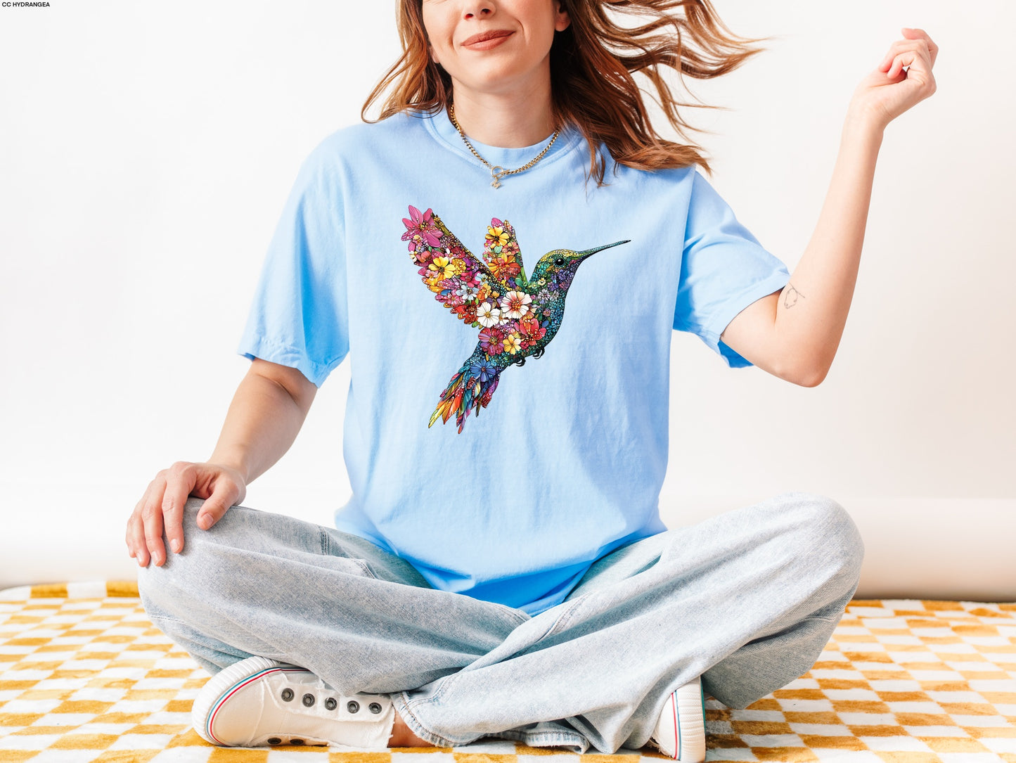 FLORAL HUMMINGBIRD GRAPHIC TEE