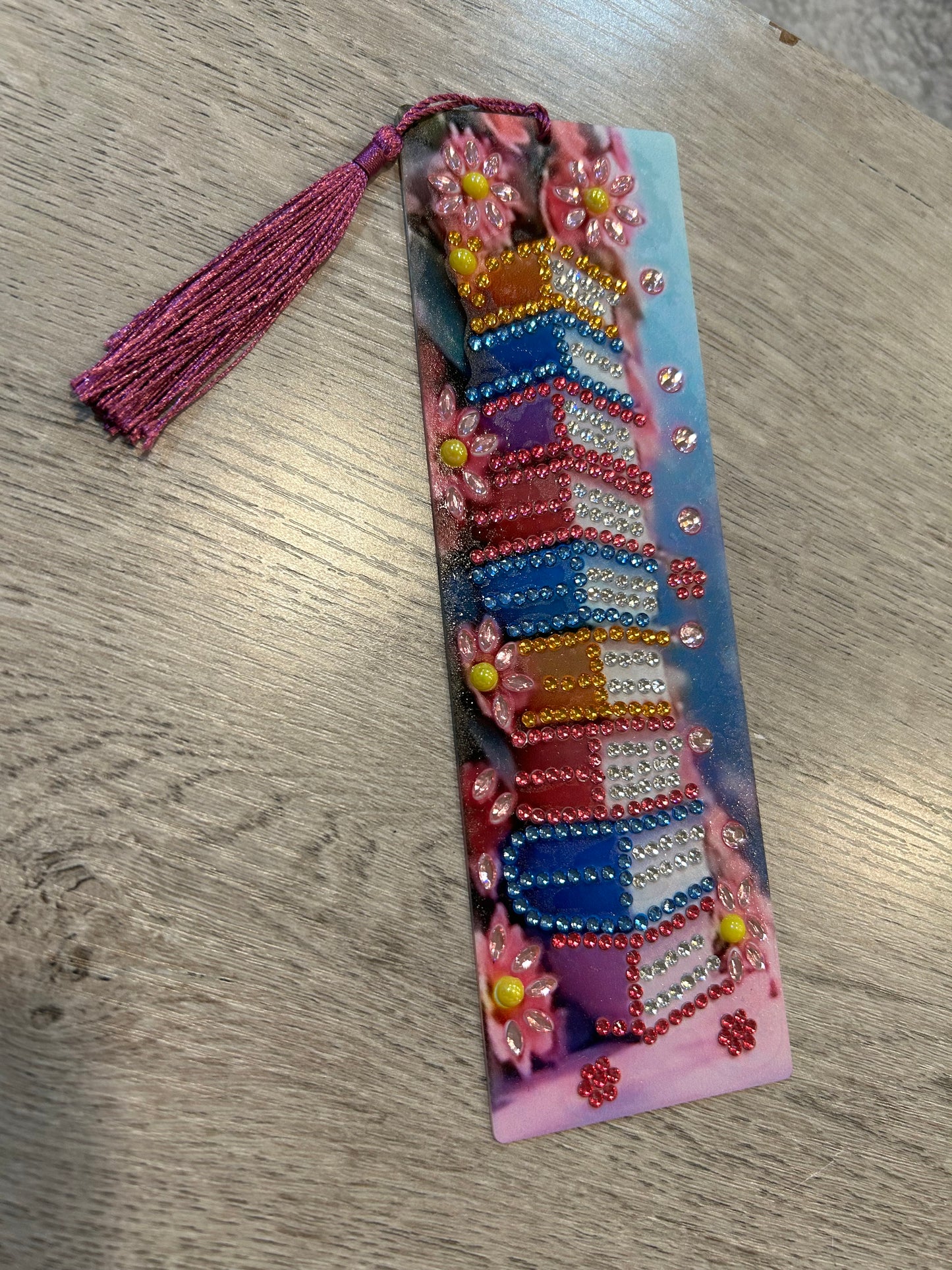 STACKED BOOKS BOOKMARK