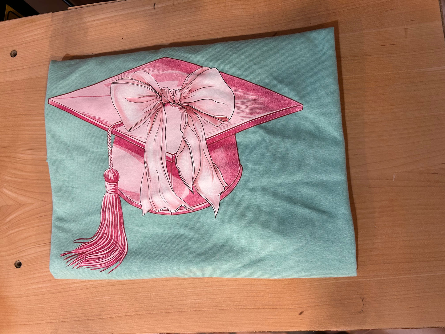 SENIOR PINK CAP GRAPHIC TEE