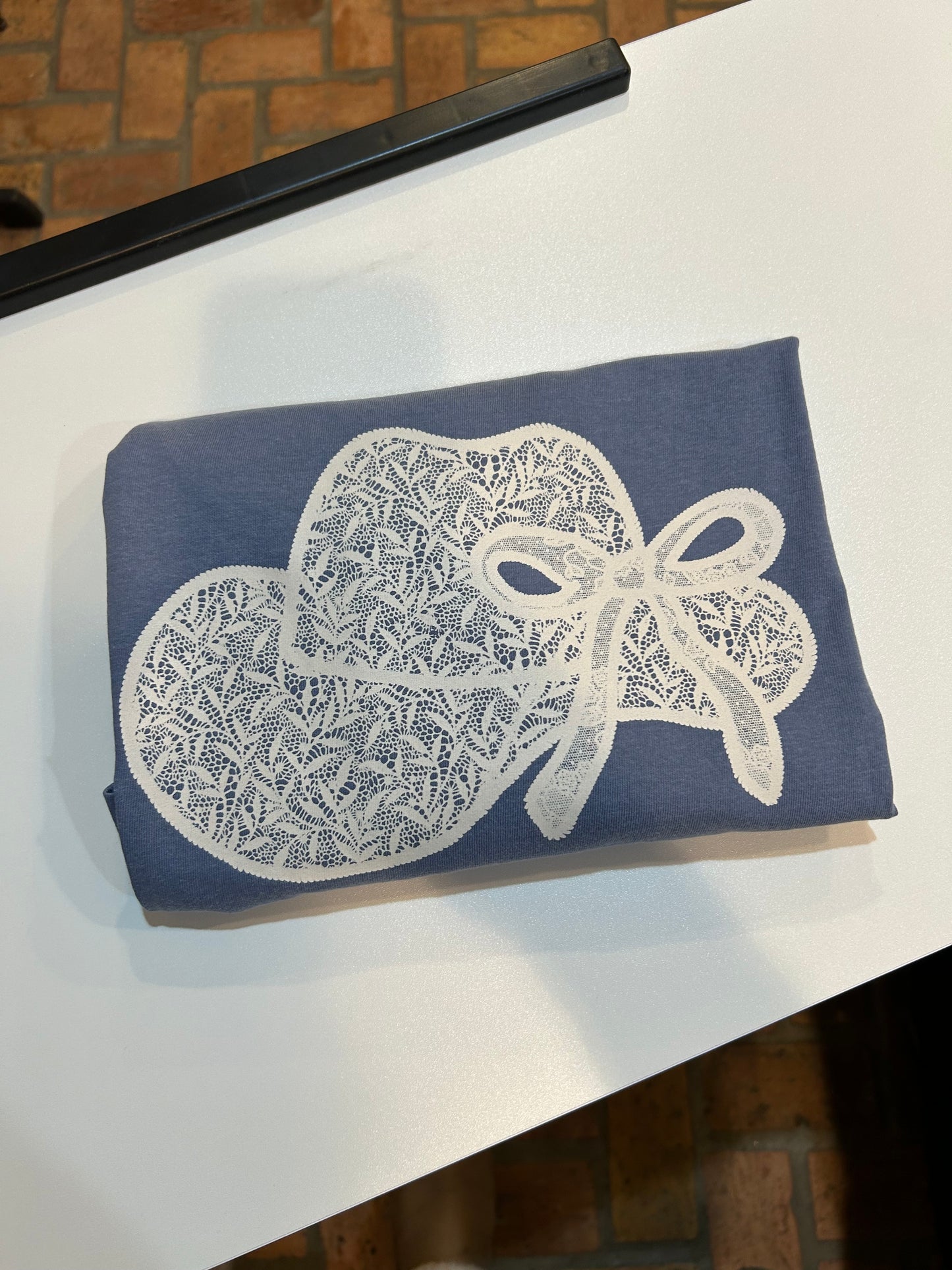 Lace hat graphic tee