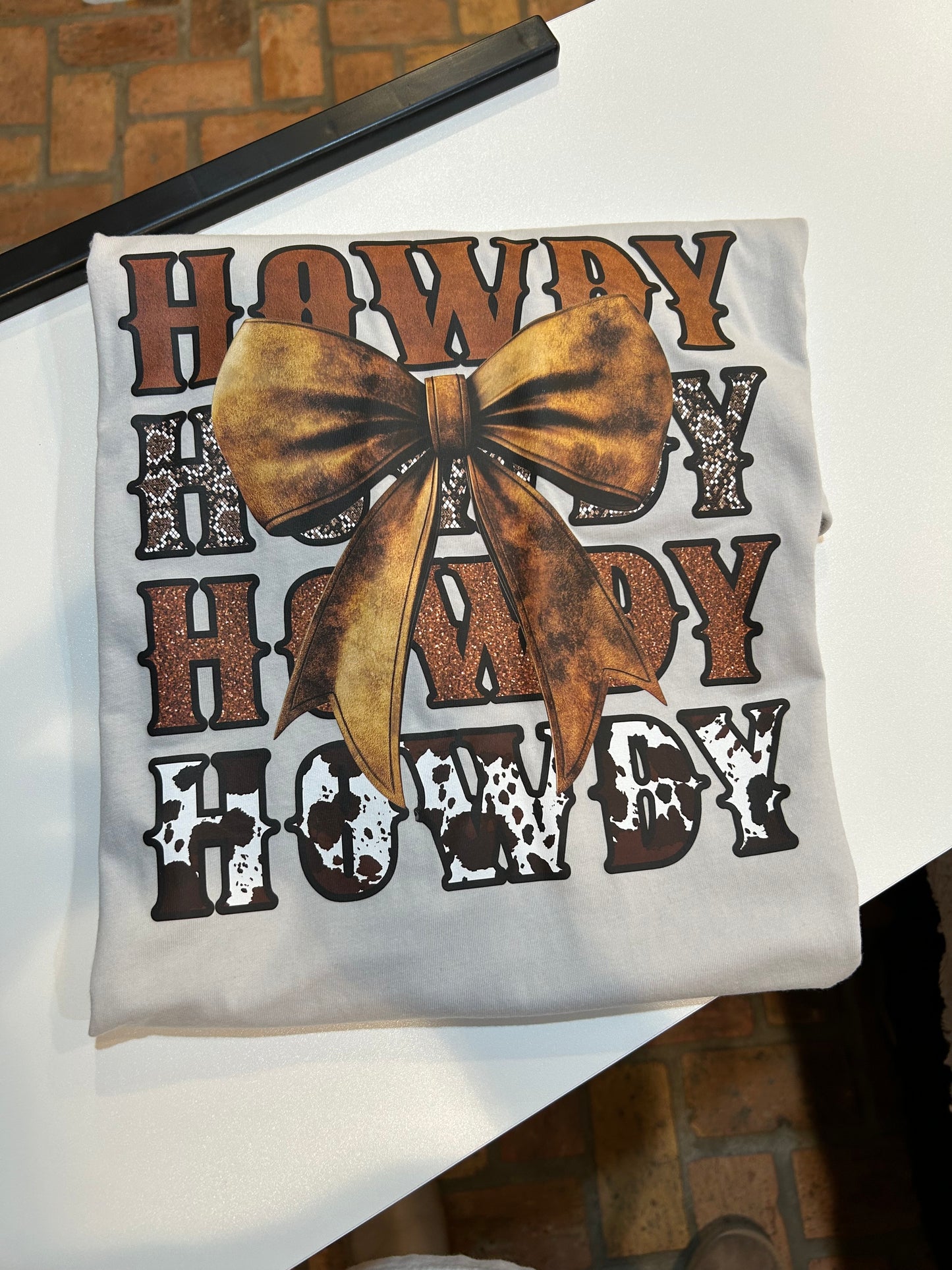 Howdy howdy howdy graphic tee