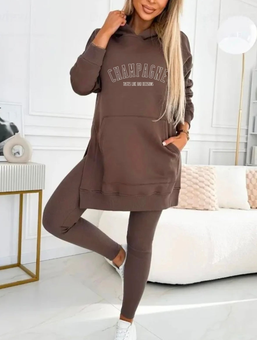 Tracksuit with leggings