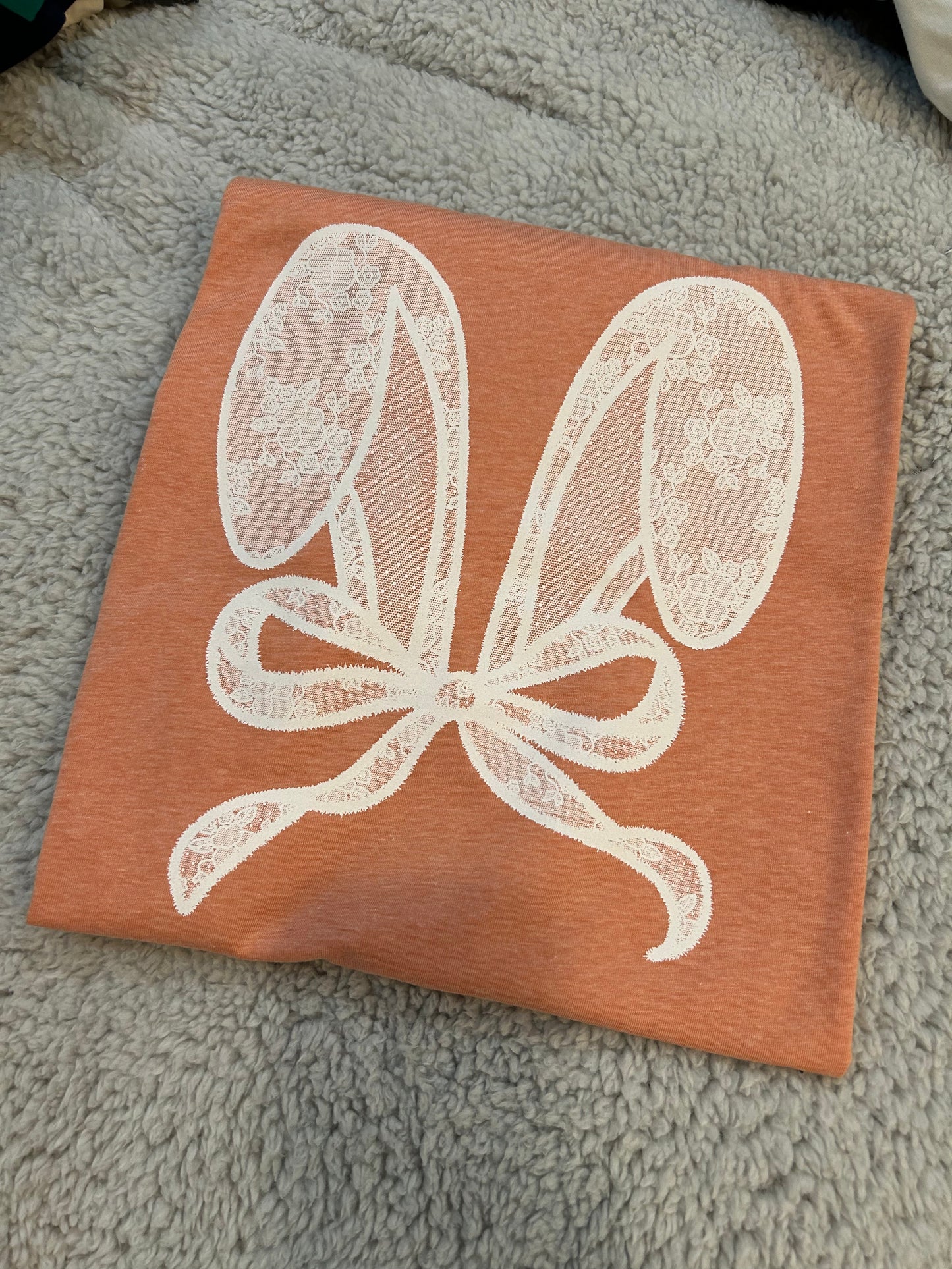 LACE BUNNY EARS GRAPHIC TEE