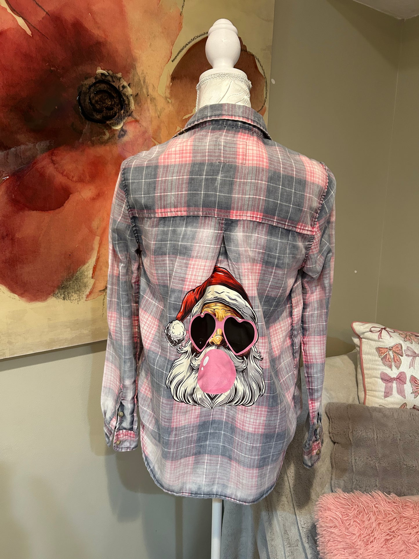 BUBBLE GUM SANTA GRAPHIC LONG SLEEVE